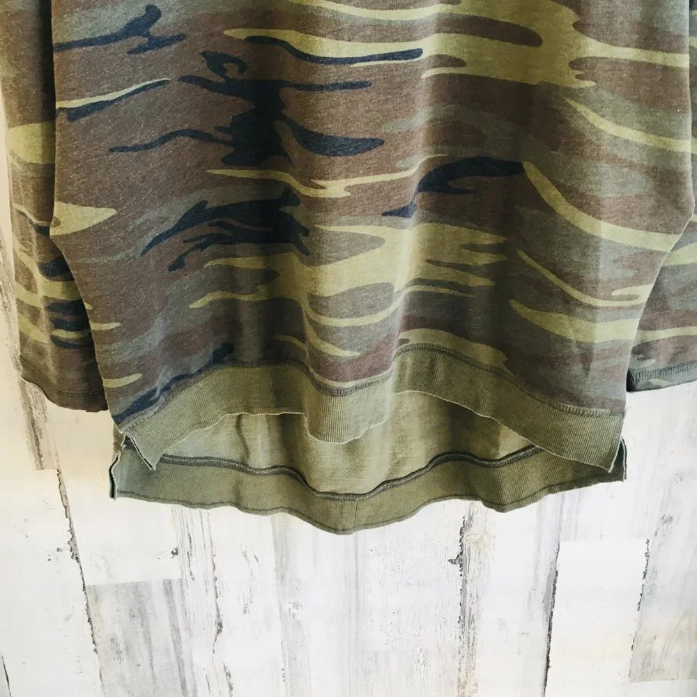 NWT Z Supply Camo Sweatshirt The Weekender Distressed Boho Side Slits S - Picture 3 of 13
